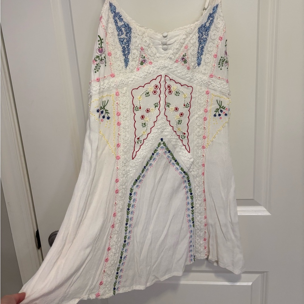 Vintage Urban Outfitters White Embroidered Lace Mini Dress (S)